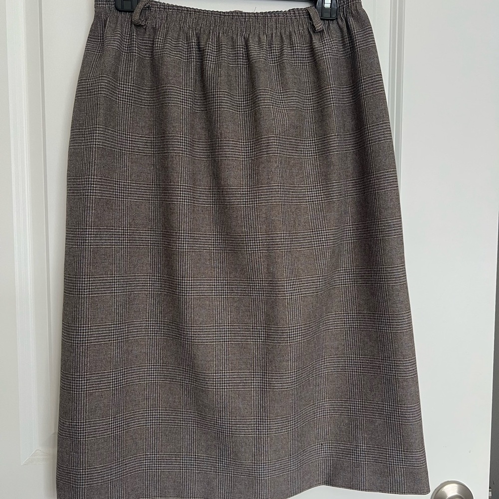 Alfred Dunner Gray Plaid A-Line Skirt - Picture 2 of 10